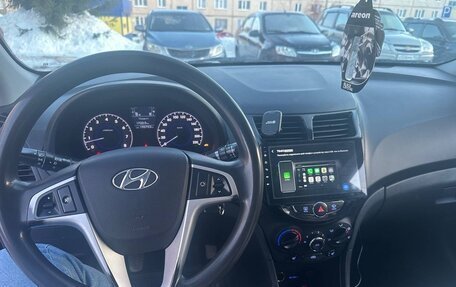 Hyundai Solaris II рестайлинг, 2012 год, 750 000 рублей, 2 фотография