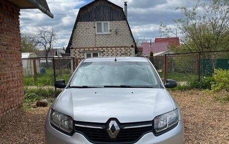 Renault Logan II, 2015 год, 550 000 рублей, 3 фотография
