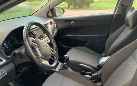 Hyundai Solaris II рестайлинг, 2018 год, 1 250 000 рублей, 8 фотография