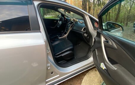 Opel Astra J, 2011 год, 700 000 рублей, 9 фотография