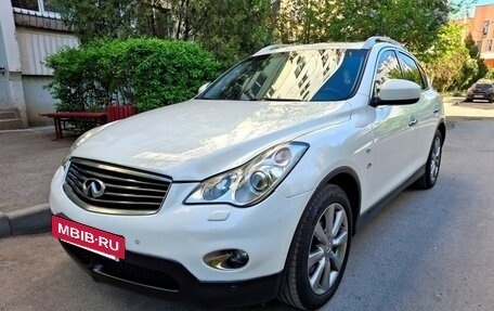 Infiniti QX50 I рестайлинг, 2014 год, 1 630 000 рублей, 3 фотография