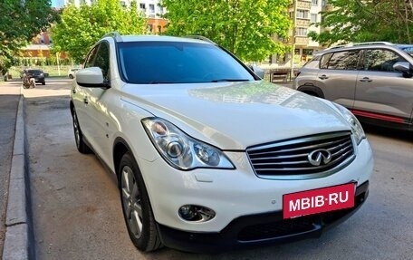 Infiniti QX50 I рестайлинг, 2014 год, 1 630 000 рублей, 11 фотография