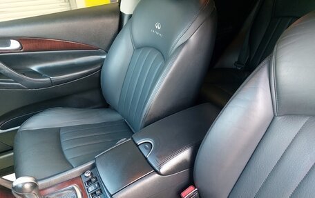 Infiniti QX50 I рестайлинг, 2014 год, 1 630 000 рублей, 17 фотография