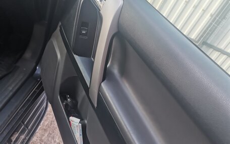 Toyota Land Cruiser Prado 150 рестайлинг 2, 2011 год, 2 750 000 рублей, 6 фотография