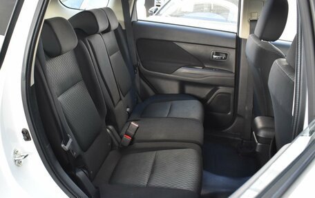 Mitsubishi Outlander III рестайлинг 3, 2015 год, 1 790 000 рублей, 7 фотография