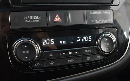 Mitsubishi Outlander III рестайлинг 3, 2015 год, 1 790 000 рублей, 14 фотография