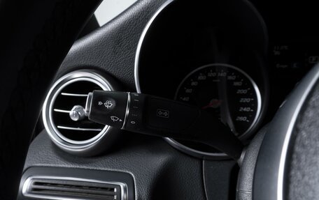 Mercedes-Benz C-Класс, 2018 год, 3 309 000 рублей, 16 фотография