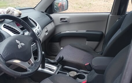 Mitsubishi L200 IV рестайлинг, 2012 год, 1 400 000 рублей, 8 фотография
