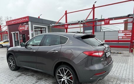 Maserati Levante I, 2017 год, 4 390 000 рублей, 5 фотография