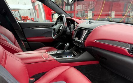 Maserati Levante I, 2017 год, 4 390 000 рублей, 10 фотография