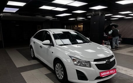 Chevrolet Cruze II, 2013 год, 900 000 рублей, 2 фотография