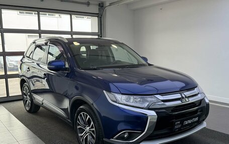 Mitsubishi Outlander III рестайлинг 3, 2015 год, 1 949 000 рублей, 3 фотография
