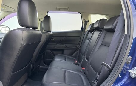 Mitsubishi Outlander III рестайлинг 3, 2015 год, 1 949 000 рублей, 15 фотография