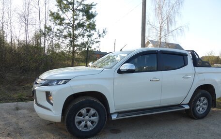 Mitsubishi L200 IV рестайлинг, 2020 год, 3 600 000 рублей, 8 фотография