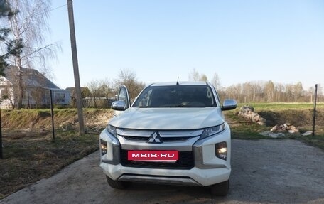 Mitsubishi L200 IV рестайлинг, 2020 год, 3 600 000 рублей, 10 фотография