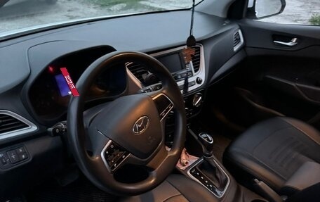 Hyundai Solaris II рестайлинг, 2022 год, 1 700 000 рублей, 8 фотография