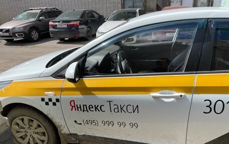Hyundai Solaris II рестайлинг, 2019 год, 750 000 рублей, 3 фотография