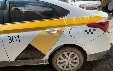 Hyundai Solaris II рестайлинг, 2019 год, 750 000 рублей, 5 фотография