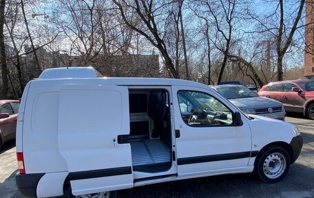 Peugeot Partner II рестайлинг 2, 2011 год, 650 000 рублей, 8 фотография