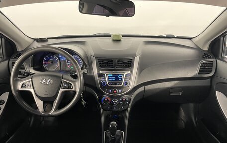 Hyundai Solaris II рестайлинг, 2015 год, 999 000 рублей, 11 фотография