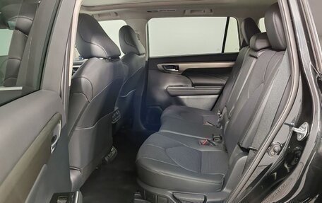 Toyota Highlander, 2024 год, 6 690 000 рублей, 13 фотография
