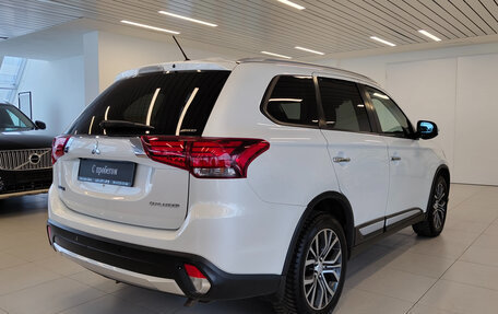 Mitsubishi Outlander III рестайлинг 3, 2015 год, 1 450 000 рублей, 2 фотография