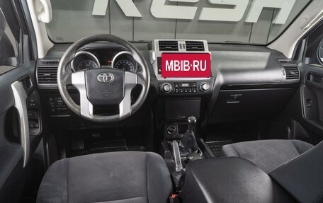 Toyota Land Cruiser Prado 150 рестайлинг 2, 2016 год, 3 499 000 рублей, 6 фотография