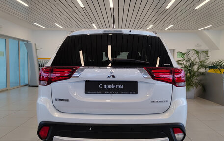 Mitsubishi Outlander III рестайлинг 3, 2015 год, 1 450 000 рублей, 4 фотография
