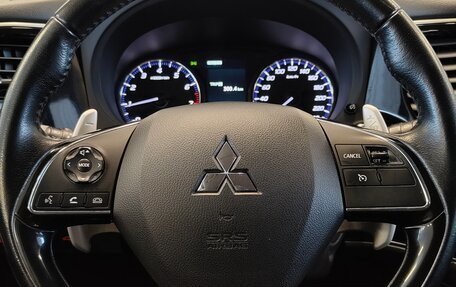 Mitsubishi Outlander III рестайлинг 3, 2015 год, 1 450 000 рублей, 15 фотография