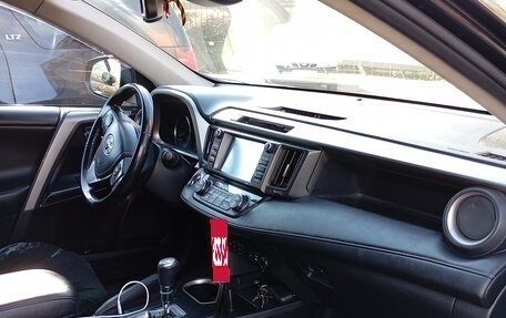 Toyota RAV4, 2017 год, 2 350 000 рублей, 6 фотография