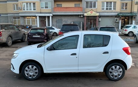 Renault Sandero II рестайлинг, 2019 год, 630 000 рублей, 2 фотография