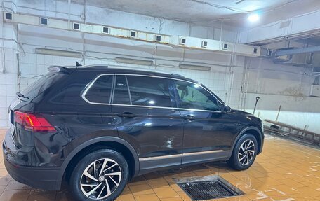 Volkswagen Tiguan II, 2018 год, 2 850 000 рублей, 4 фотография