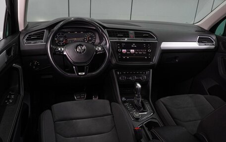 Volkswagen Tiguan II, 2018 год, 2 499 000 рублей, 6 фотография