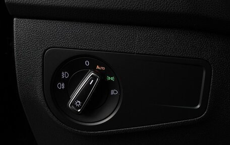 Volkswagen Tiguan II, 2018 год, 2 499 000 рублей, 18 фотография