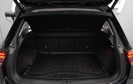 Volkswagen Tiguan II, 2018 год, 2 499 000 рублей, 21 фотография