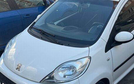 Peugeot 107 I рестайлинг, 2012 год, 340 000 рублей, 1 фотография