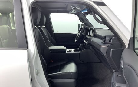 Toyota Land Cruiser Prado, 2024 год, 11 090 000 рублей, 17 фотография