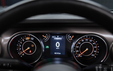 Jeep Wrangler, 2018 год, 3 600 000 рублей, 19 фотография