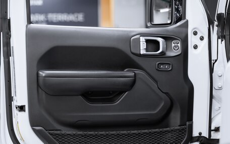 Jeep Wrangler, 2018 год, 3 600 000 рублей, 32 фотография