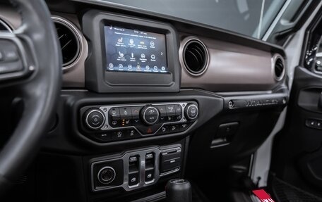 Jeep Wrangler, 2018 год, 3 600 000 рублей, 21 фотография