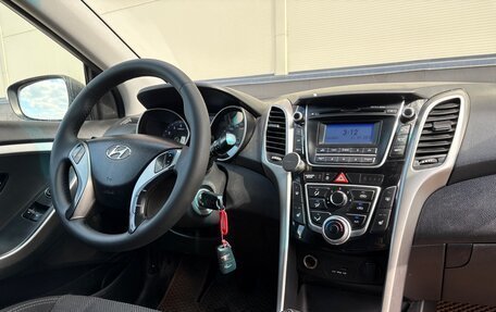 Hyundai i30 II рестайлинг, 2013 год, 830 000 рублей, 11 фотография