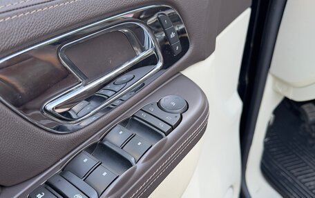Cadillac Escalade III, 2011 год, 6 000 000 рублей, 19 фотография
