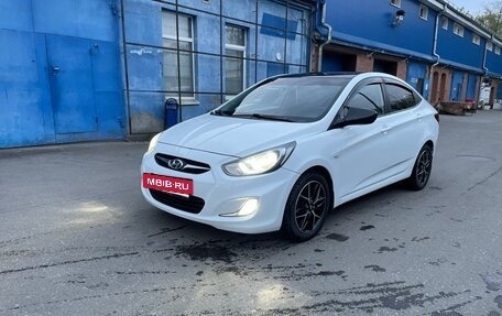 Hyundai Solaris II рестайлинг, 2014 год, 930 000 рублей, 2 фотография