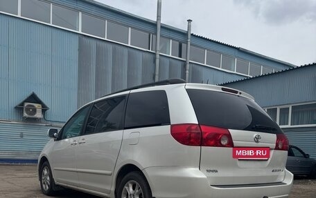 Toyota Sienna II рестайлинг, 2006 год, 1 400 000 рублей, 3 фотография