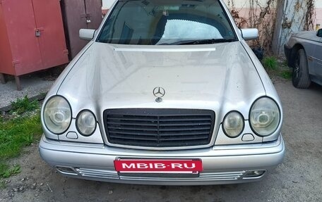Mercedes-Benz E-Класс, 2002 год, 520 000 рублей, 4 фотография