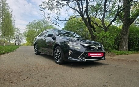 Toyota Camry, 2017 год, 2 300 000 рублей, 2 фотография