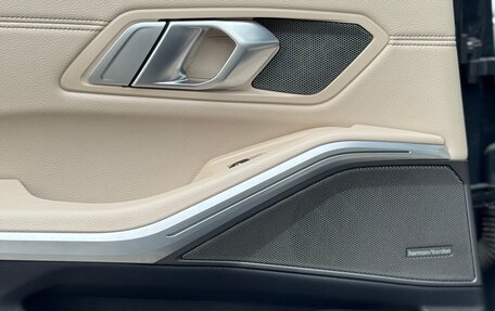 BMW 3 серия, 2019 год, 4 000 000 рублей, 16 фотография