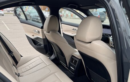 BMW 3 серия, 2019 год, 4 000 000 рублей, 27 фотография