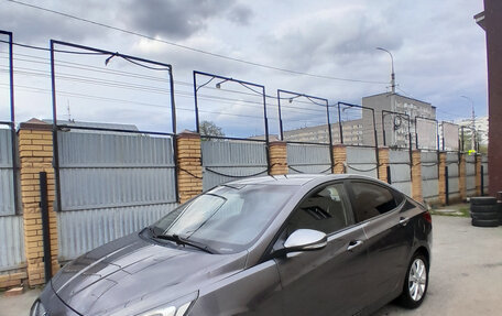 Hyundai Solaris II рестайлинг, 2011 год, 630 000 рублей, 2 фотография
