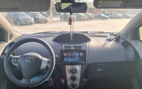 Toyota Yaris III рестайлинг, 2006 год, 620 000 рублей, 7 фотография